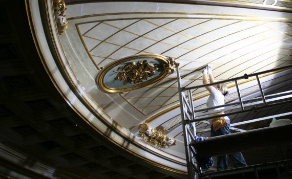 Zuschauersaaldecke in der Deutschen Staatsoper